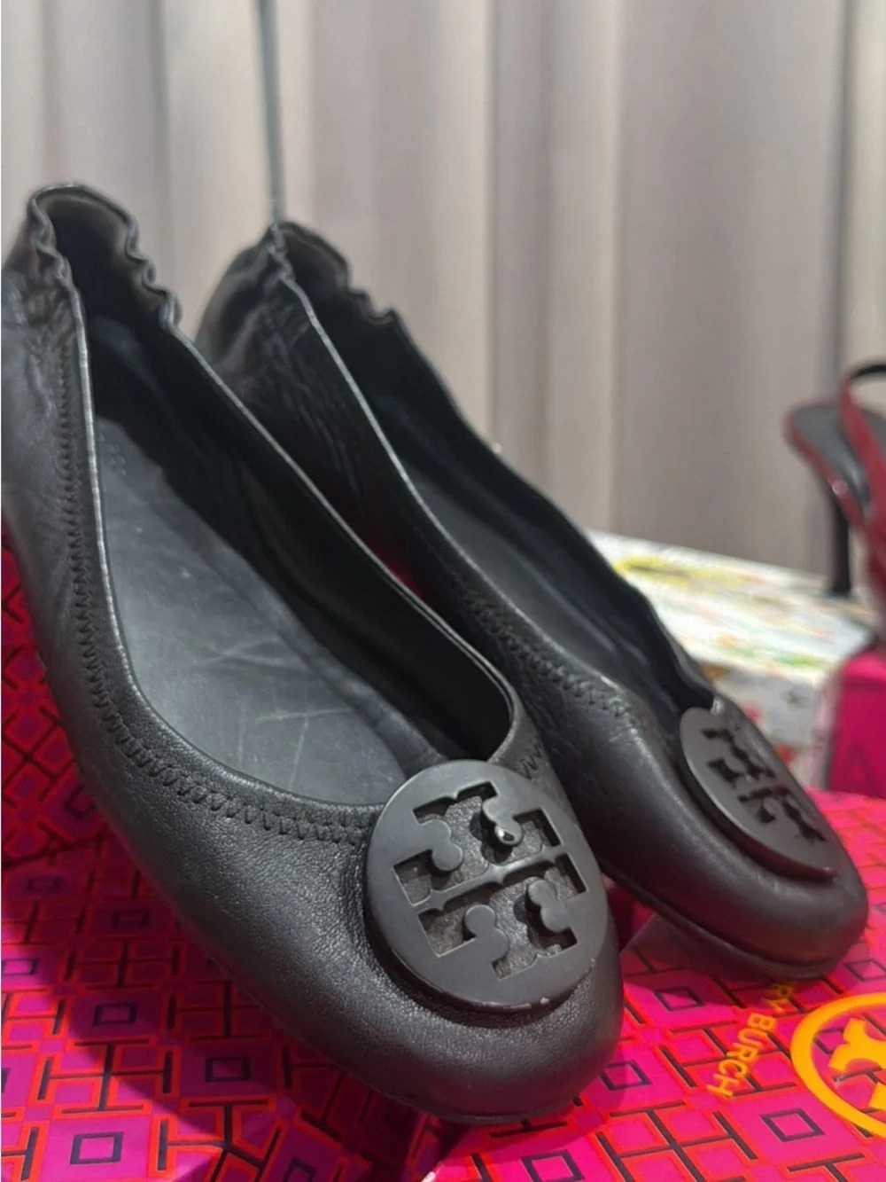 Black Women's Leather Ballet Flats with Logo Accent